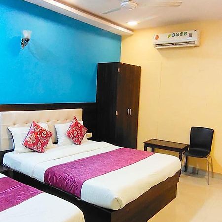 Hotel Golden Galaxy - Santacruz East 뭄바이 외부 사진