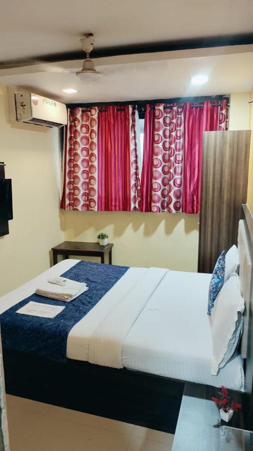 Hotel Golden Galaxy - Santacruz East 뭄바이 외부 사진