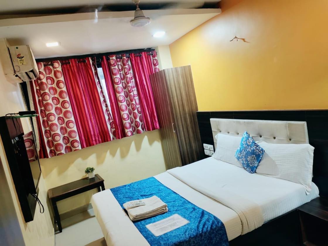 Hotel Golden Galaxy - Santacruz East 뭄바이 외부 사진