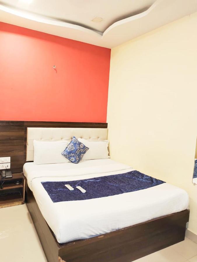 Hotel Golden Galaxy - Santacruz East 뭄바이 외부 사진