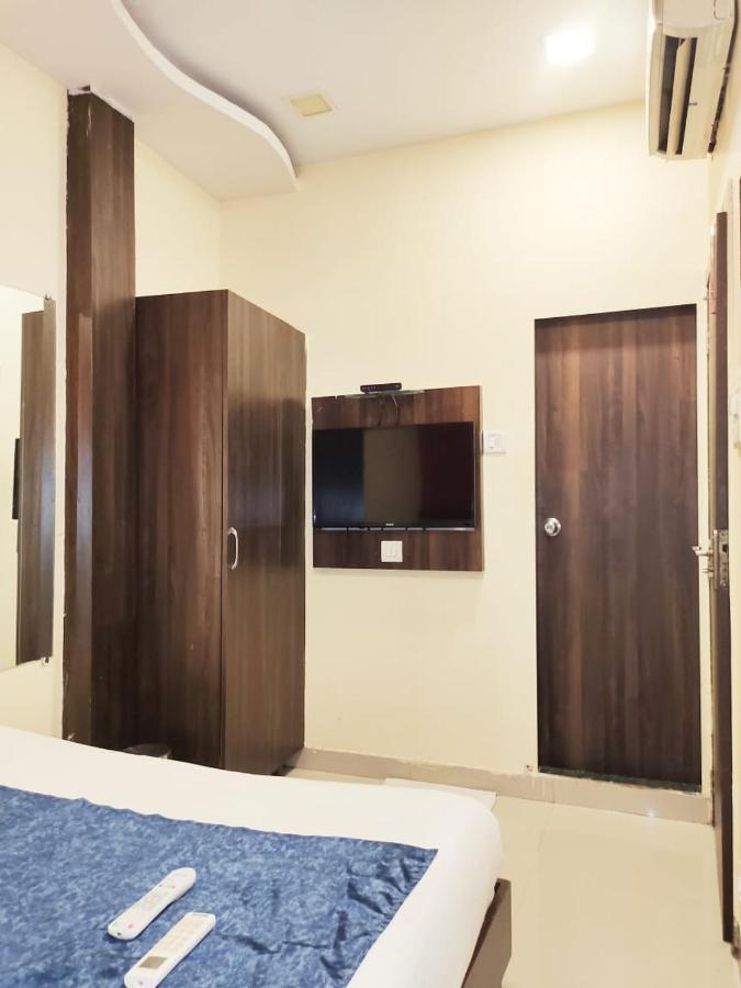 Hotel Golden Galaxy - Santacruz East 뭄바이 외부 사진